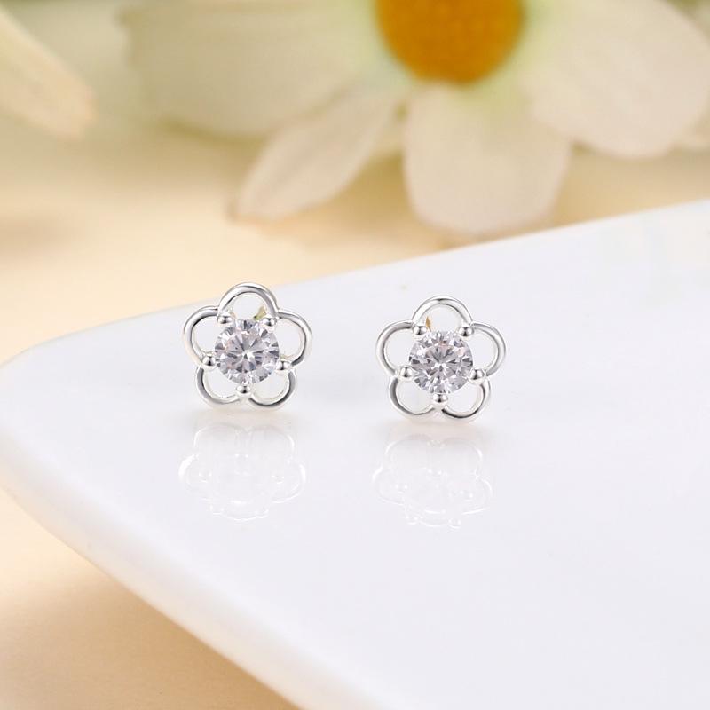 Корейские серьги-гвоздики в форме сердца из дундымёнского серебра, винтажные украшения со звездами для женщин
Корейские серьги-гвоздики в форме сердца из дундымёнского серебра, винтажные украшения со звездами для женщин