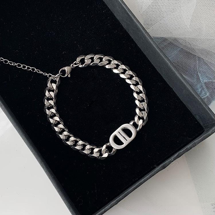 Ожерелье из титановой стали, высококлассный хип-хоп нишевый дизайн, цепочка для свитера, персонализированные трендовые вещи
Ожерелье из титановой стали, высококлассный хип-хоп нишевый дизайн, цепочка для свитера, персонализированные трендовые вещи