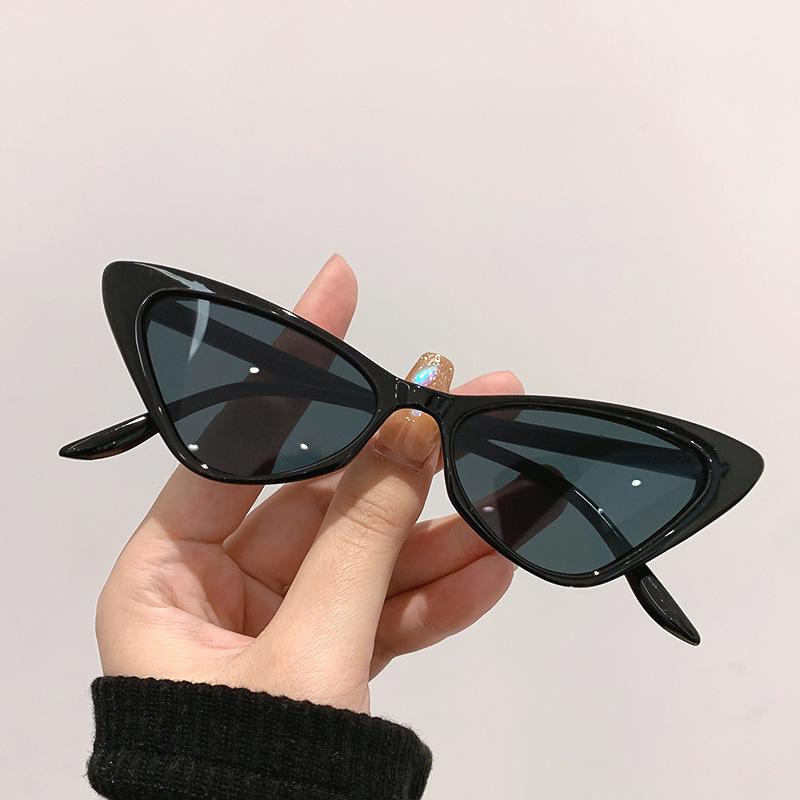 Vintage Triangle Cat Eye Sunglasses Women Stylish Trending Luxury Brand Designer Classic Sun Glasses Sexy Lady Punk Shades UV400 Quality As The Picture
Vintage Triangle Cat Eye Sunglasses Women Stylish Trending Luxury Brand Designer Classic Sun Glasses Sexy Lady Punk Shades UV400 Quality As The Picture