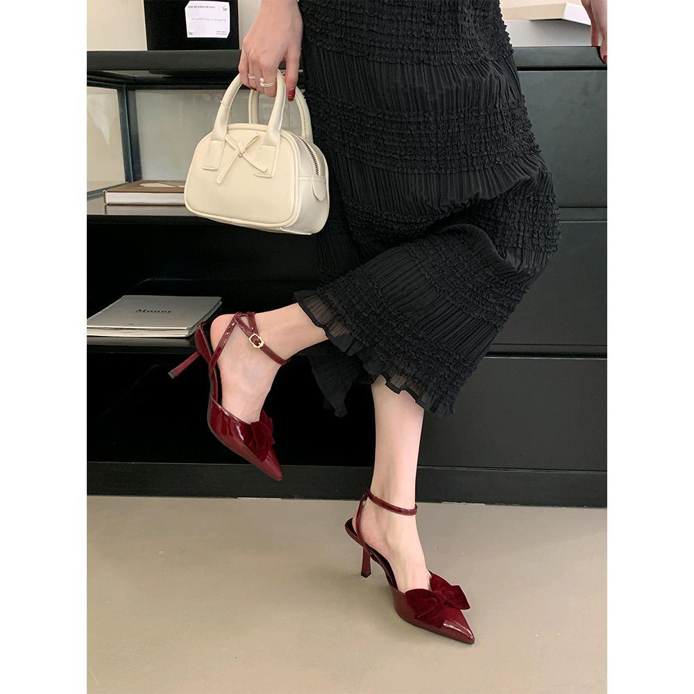 2025 new sandals women s black pointed head bow high heels bag head with buckle stiletto elegant single shoes 34 чёрный
2025 new sandals women s black pointed head bow high heels bag head with buckle stiletto elegant single shoes 34 чёрный
