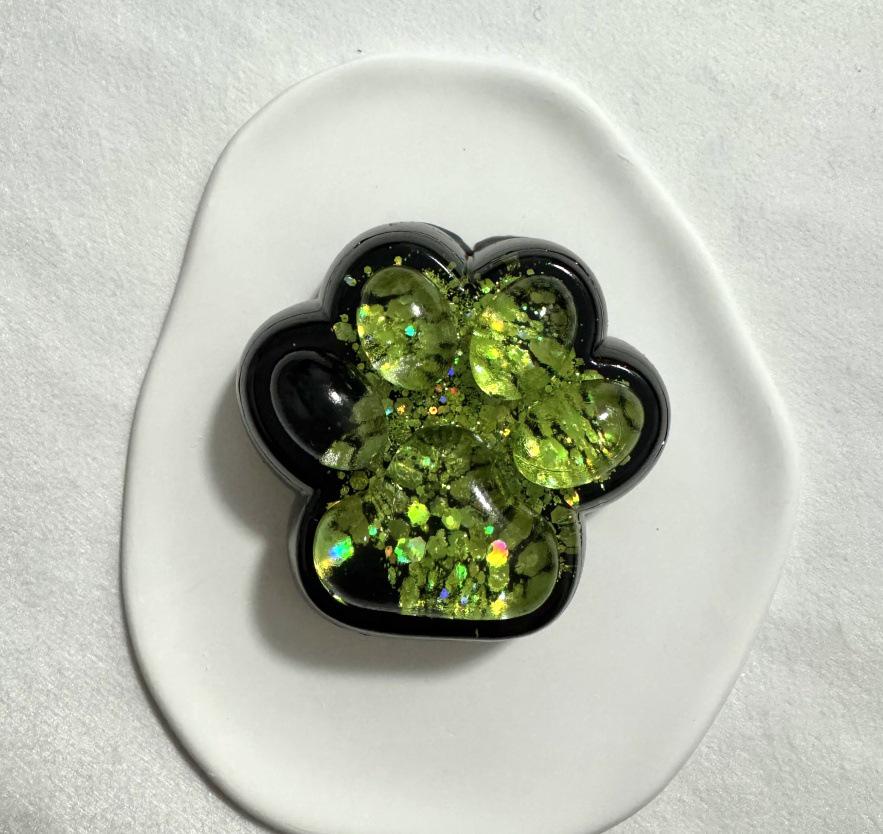 Игрушка-сквиши с пайетками «Лапка кошки Авроры» - Высокоценный антистресс и интернет-сенсация
Игрушка-сквиши с пайетками «Лапка кошки Авроры» - Высокоценный антистресс и интернет-сенсация