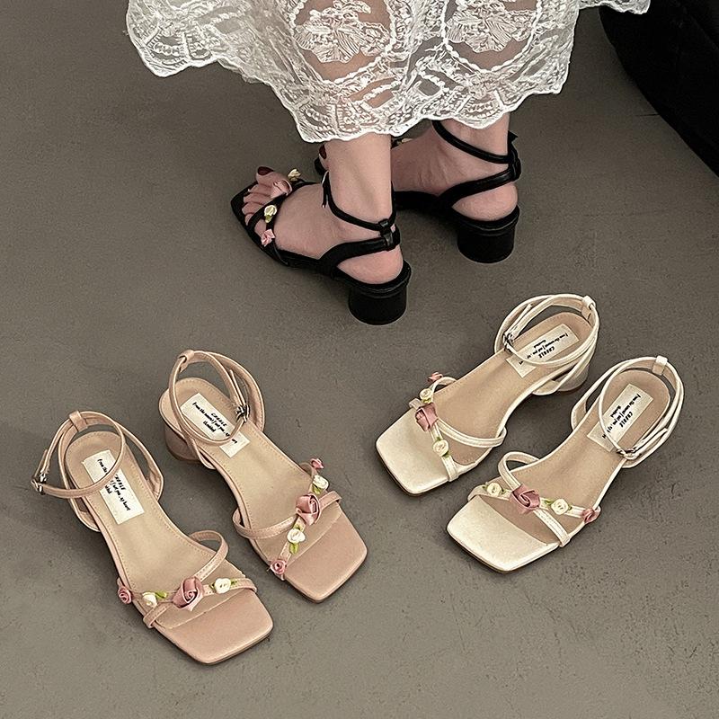 French beautiful sandals woman 2025 summer new fairy style flower square head thick heel Roman sandals beach shoes woman 35 чорний
French beautiful sandals woman 2025 summer new fairy style flower square head thick heel Roman sandals beach shoes woman 35 чорний