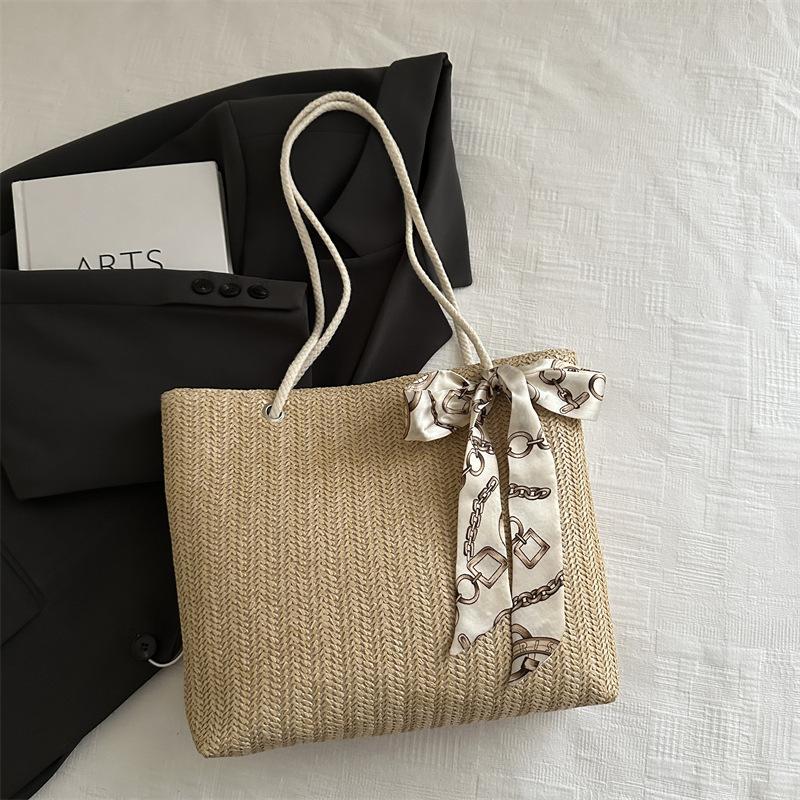 Сумка женская 2025 новая иностранная соломенная сумка большая вместимость модная простая шелковая сумка-шарф сумка через плечо из пеньковой веревки хаки
Сумка женская 2025 новая иностранная соломенная сумка большая вместимость модная простая шелковая сумка-шарф сумка через плечо из пеньковой веревки хаки
