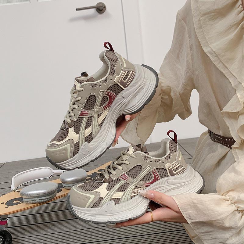 Platform dad shoes women s 2025 autumn new mesh breathable women s shoes casual and comfortable running shoes ultra-light sports shoes 35 коричневый
Platform dad shoes women s 2025 autumn new mesh breathable women s shoes casual and comfortable running shoes ultra-light sports shoes 35 коричневый
