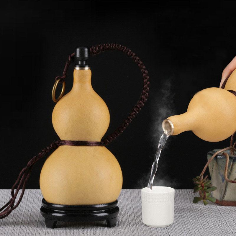Бутылка для воды из натуральной сушеной тыквы с крышкой, полый калебас, декор стола, ретро-китайский держатель для напитков из тыквы, украшение для дома 10-12cm
Бутылка для воды из натуральной сушеной тыквы с крышкой, полый калебас, декор стола, ретро-китайский держатель для напитков из тыквы, украшение для дома 10-12cm