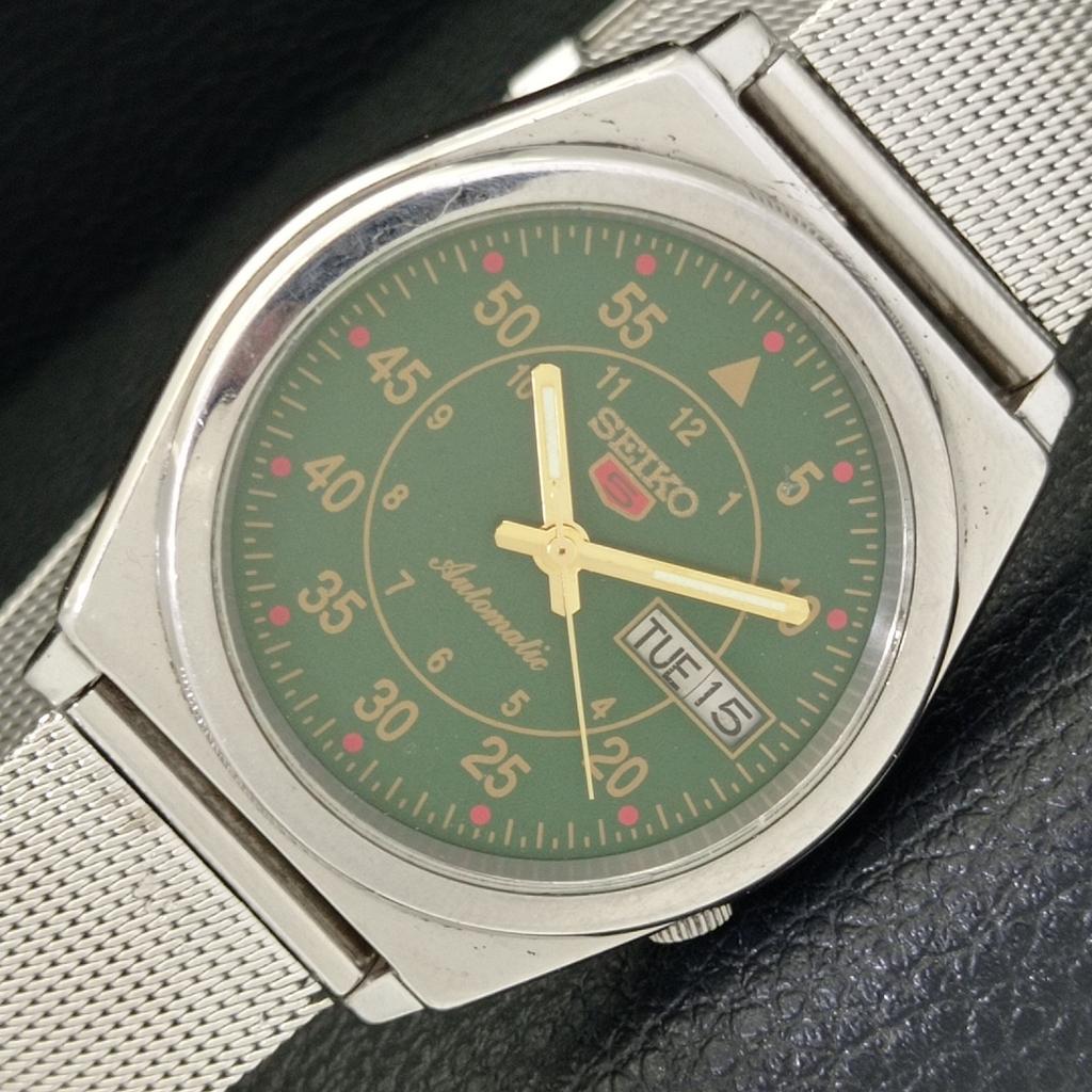 USED VINTAGE SEIKO 5 AUTOMATIC 7009A JAPAN MENS GREEN COLOR DIAL WATCH a433229-2 R115-a433229
USED VINTAGE SEIKO 5 AUTOMATIC 7009A JAPAN MENS GREEN COLOR DIAL WATCH a433229-2 R115-a433229