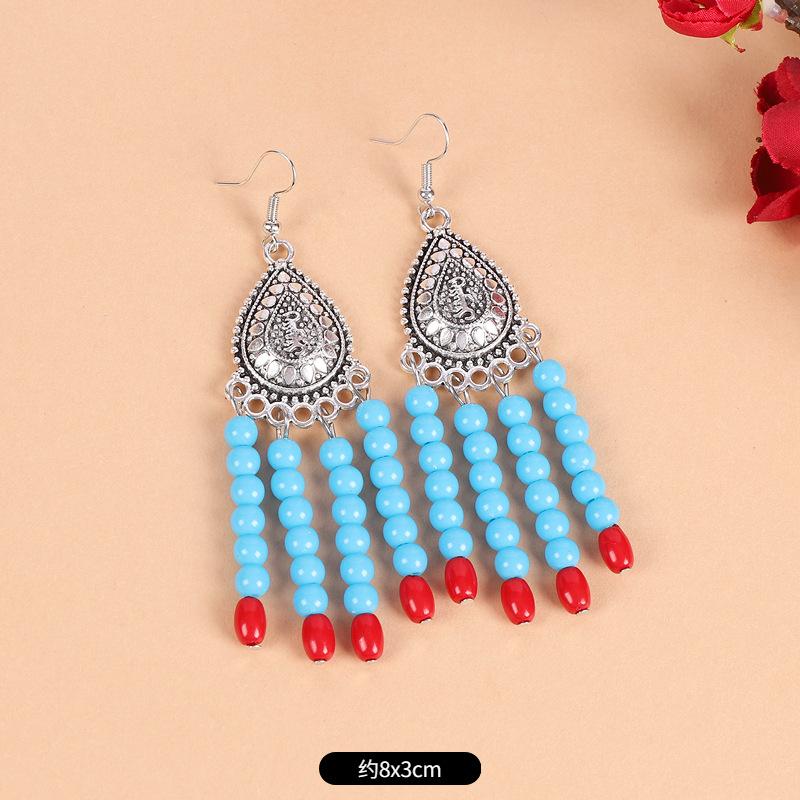 A few red fringed forehead chains, exotic forehead, eyebrow pendant, retro earrings, women s Tibetan headdress.
A few red fringed forehead chains, exotic forehead, eyebrow pendant, retro earrings, women s Tibetan headdress.