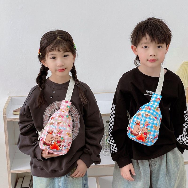 Cartoon Capybara Backpack Cute Multifunctional Storage Bag Capybara Chest Bag Kawaii Shoulder Messenger Bag Gifts фіолетовий
Cartoon Capybara Backpack Cute Multifunctional Storage Bag Capybara Chest Bag Kawaii Shoulder Messenger Bag Gifts фіолетовий