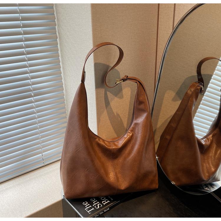 Новая модная сумка большой вместимости женская сумка-тоут из искусственной кожи сумка через плечо текстурная популярная ретро сумка-ведро коричневый
Новая модная сумка большой вместимости женская сумка-тоут из искусственной кожи сумка через плечо текстурная популярная ретро сумка-ведро коричневый