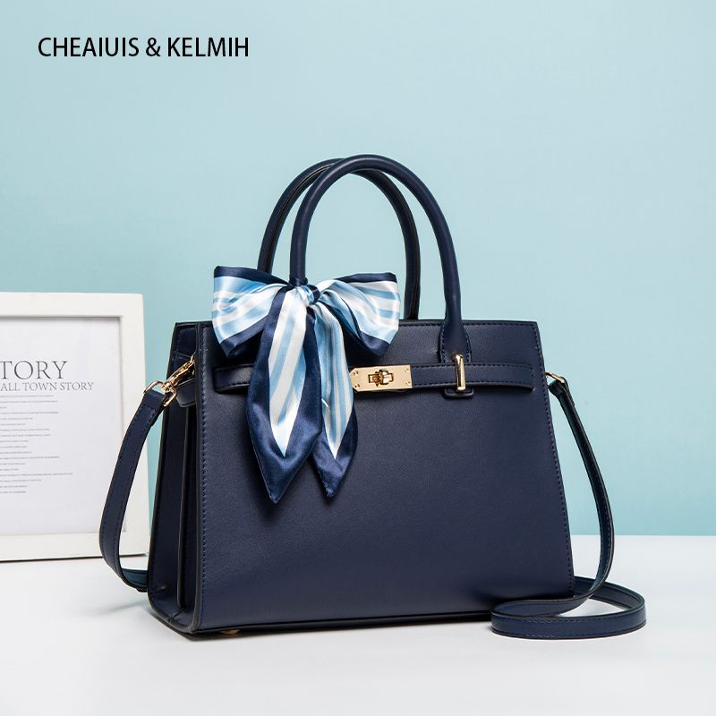 Elegant Crocodile Pattern Red Chinese Wedding Women s Bag Blue(Send silk scarf + gift bag)
Elegant Crocodile Pattern Red Chinese Wedding Women s Bag Blue(Send silk scarf + gift bag)