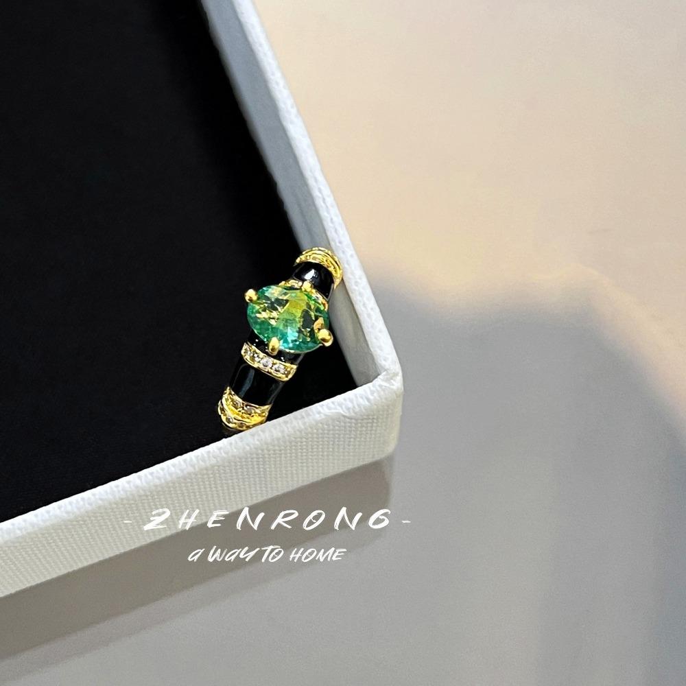 Luxury Vintage French Style Black Enamel Ring with Emerald and Diamonds for Women Chic Mid Century Band Pinky Ring adjustable
Luxury Vintage French Style Black Enamel Ring with Emerald and Diamonds for Women Chic Mid Century Band Pinky Ring adjustable