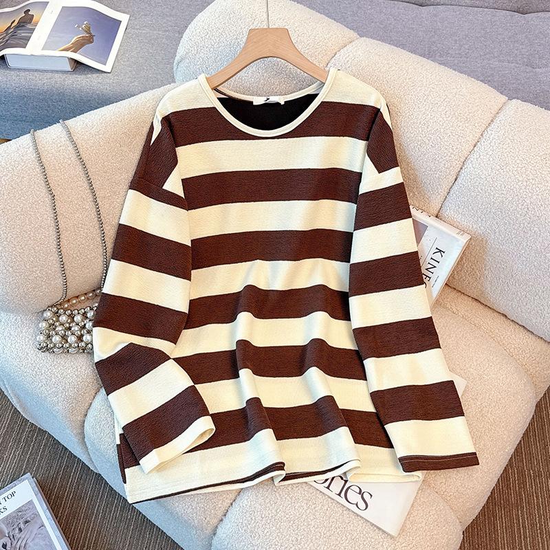 The New Large-sized Women s Spring and Autumn Striped Knitted Top and Long-sleeved Shirt Make You Look Slimmer 3XL
The New Large-sized Women s Spring and Autumn Striped Knitted Top and Long-sleeved Shirt Make You Look Slimmer 3XL