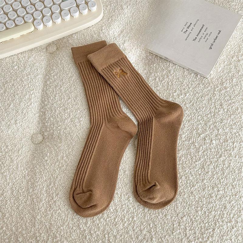 Женские весенне-осенние вертикальные носки из махры с бантом 1 pair кофейный
Женские весенне-осенние вертикальные носки из махры с бантом 1 pair кофейный