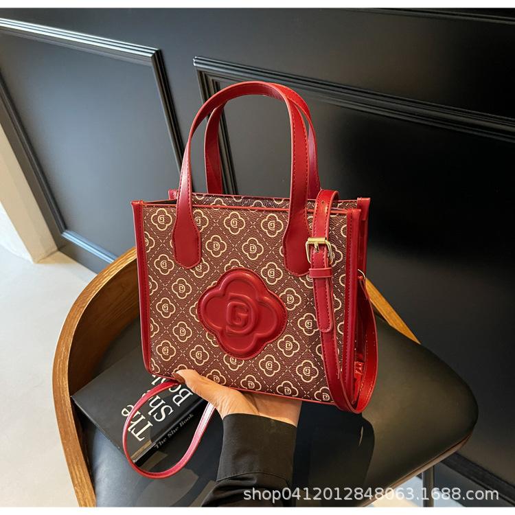 Handbag Women s 2025 New Versatile Shoulder Crossbody Bag Premium Sense Simple Printed Commuter Tote Bag бордовый
Handbag Women s 2025 New Versatile Shoulder Crossbody Bag Premium Sense Simple Printed Commuter Tote Bag бордовый