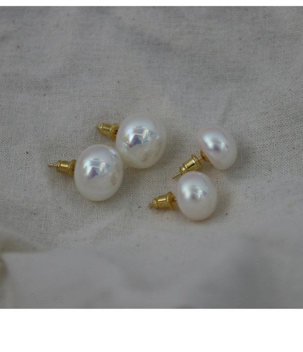 French retro sweet colorful steamed buns flat round pearl earrings femininity gentle niche light luxury versatile S ears
French retro sweet colorful steamed buns flat round pearl earrings femininity gentle niche light luxury versatile S ears