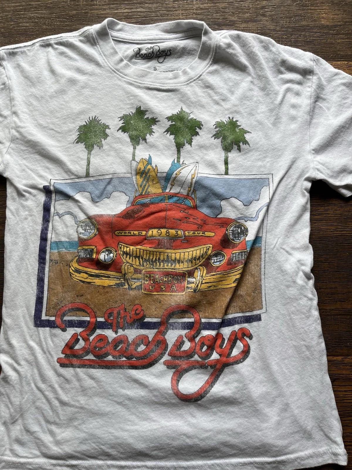 Men s Beach Boys T-Shirt White Logo S 1983 Tour 60s California Girls Hawaii Surf M
Men s Beach Boys T-Shirt White Logo S 1983 Tour 60s California Girls Hawaii Surf M