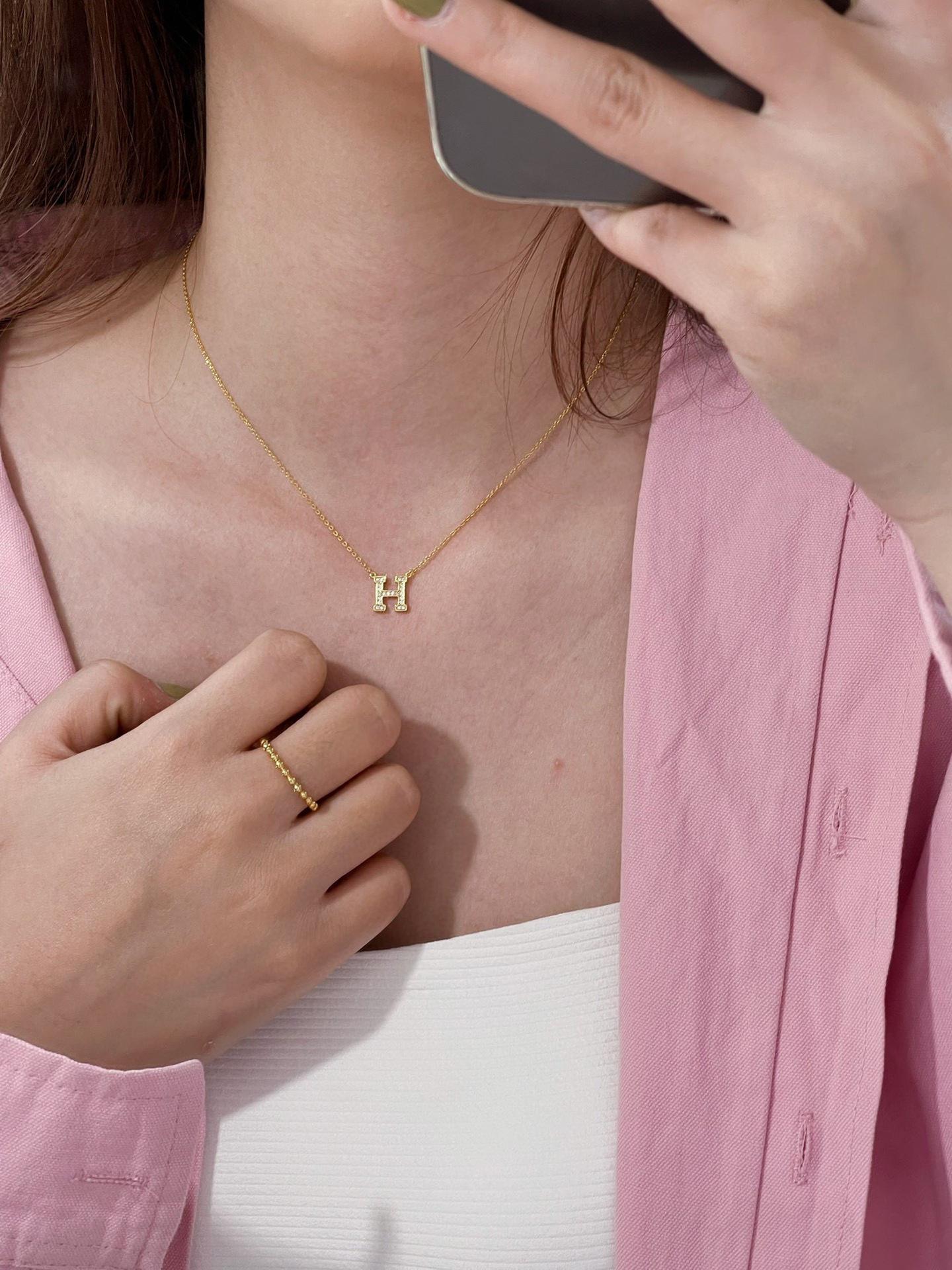S925 Стерлингового Серебра Буква H Кулон Темперамент Ключицы Цепи Кулон H Ключицы Ожерелье Простые Модные Ювелирные Изделия Горячее Серебряное Ожерелье золотой