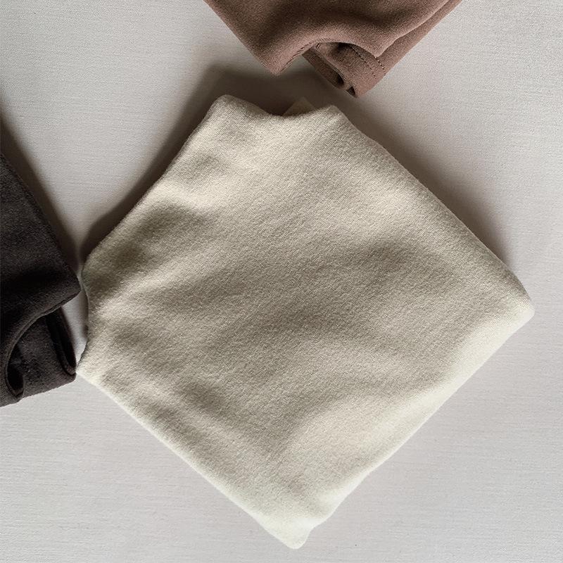 Детский базовый слой из австралийской шерсти: Осенне-зимний теплый топ с полувысоким воротником для малышей - эластичная рубашка в корейском стиле. 100 cm
Детский базовый слой из австралийской шерсти: Осенне-зимний теплый топ с полувысоким воротником для малышей - эластичная рубашка в корейском стиле. 100 cm