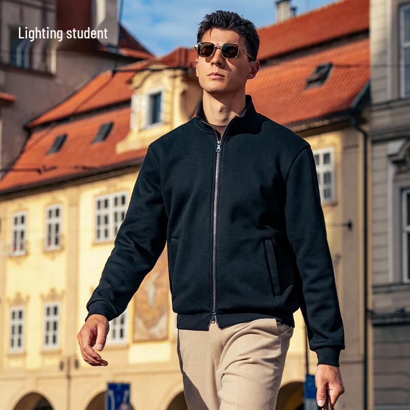 Мужской теплый вязаный кардиган на флисе L (175)
Мужской теплый вязаный кардиган на флисе L (175)