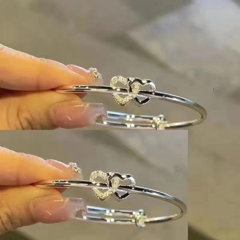 Double Heart Push-Pull Alloy Bracelet - Charming Gift for Girlfriend on Chinese Valentine s Day
Double Heart Push-Pull Alloy Bracelet - Charming Gift for Girlfriend on Chinese Valentine s Day