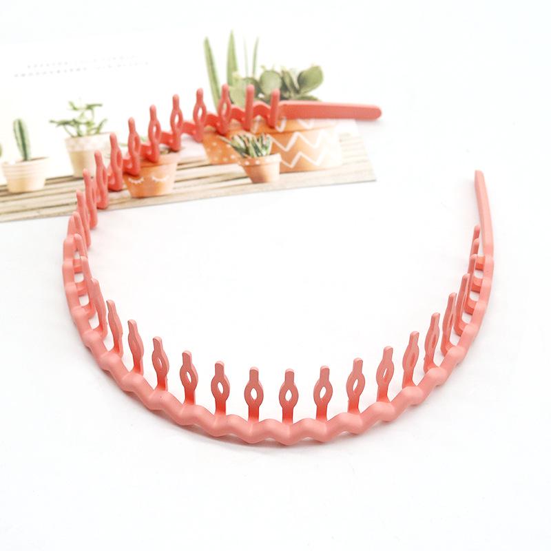 Colorful Wave-Shaped Korean Toothed Hairband - Non-Slip, Gentle on Hair, Comfortable Fit, Ideal for Taming Baby Hairs.
Colorful Wave-Shaped Korean Toothed Hairband - Non-Slip, Gentle on Hair, Comfortable Fit, Ideal for Taming Baby Hairs.