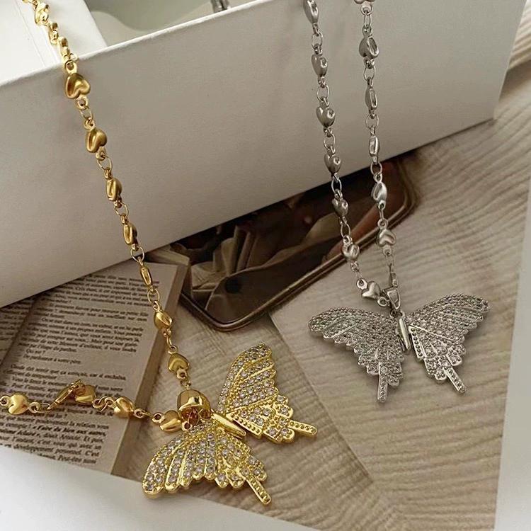 Design Sense Титановая стальная цепочка Love Chain Циркон с микроинкрустацией бриллиантами Большая подвеска в виде бабочки Элегантное ожерелье
Design Sense Титановая стальная цепочка Love Chain Циркон с микроинкрустацией бриллиантами Большая подвеска в виде бабочки Элегантное ожерелье