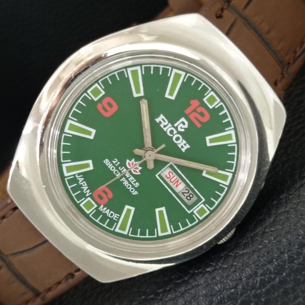 JAPAN VINTAGE RICOH R31 AUTOMATIC MENS GREEN COLOR DIAL WATCH a707624-1
JAPAN VINTAGE RICOH R31 AUTOMATIC MENS GREEN COLOR DIAL WATCH a707624-1
