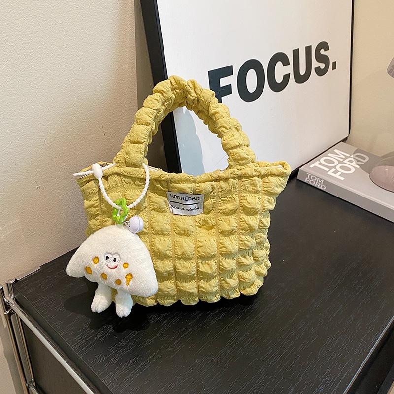 Нишевая сумка-ведро из вафельной ткани с пузырчатым цветочным узором, женская, новая 2025, текстурная, на плечо, портативная сумка-ведро для девушки single package жёлтый
Нишевая сумка-ведро из вафельной ткани с пузырчатым цветочным узором, женская, новая 2025, текстурная, на плечо, портативная сумка-ведро для девушки single package жёлтый