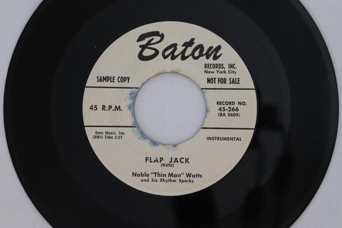 7inch Record NOBLE THIN MAN WATTS & HIS RHYTHM - Flap Jack / Hot Tamales 45266 Baton Records 1959 US Soul/Funk Used
7inch Record NOBLE THIN MAN WATTS & HIS RHYTHM - Flap Jack / Hot Tamales 45266 Baton Records 1959 US Soul/Funk Used