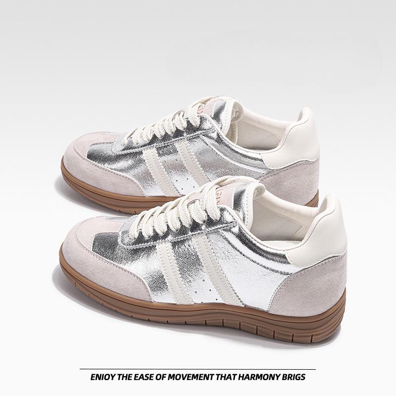 Женские кроссовки для тренировок, ретро, повседневные, кроссовки, кеды, цветные блоки, резиновая подошва 40 серебряный
Женские кроссовки для тренировок, ретро, повседневные, кроссовки, кеды, цветные блоки, резиновая подошва 40 серебряный