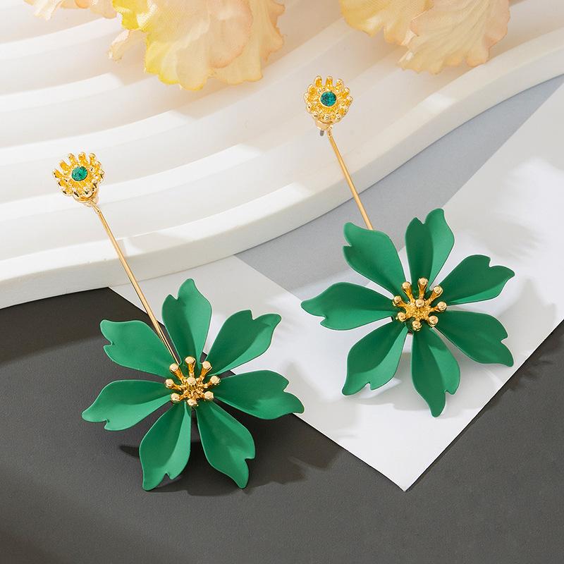 Модные длинные серьги-цветы
Модные длинные серьги-цветы