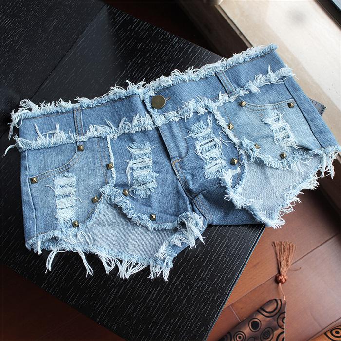 Sexy Super Short Low-Waist Denim Hot Pants with Rivets for Nightclub and Pole Dancing Small светло-синий
Sexy Super Short Low-Waist Denim Hot Pants with Rivets for Nightclub and Pole Dancing Small светло-синий