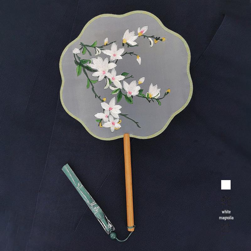 Двусторонний вышитый веер для классических танцев
Двусторонний вышитый веер для классических танцев