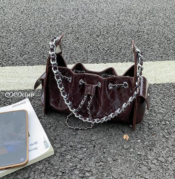 PU Solid Color Large Capacity Shoulder Bags String Sewing Women s Bags 2026 Temperament Versatile Women s Handbags
PU Solid Color Large Capacity Shoulder Bags String Sewing Women s Bags 2026 Temperament Versatile Women s Handbags