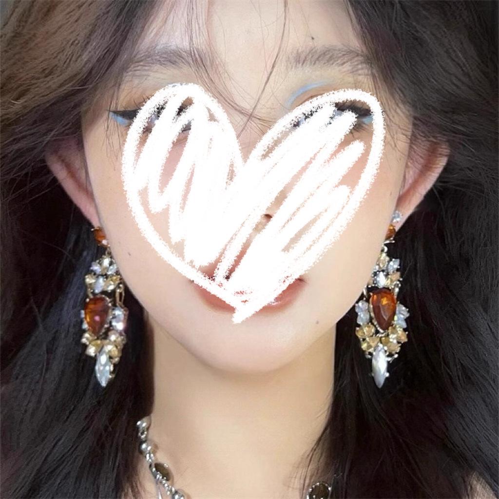 Precious feeling light luxury daughter earrings retro heavy industry zircon exaggerated earrings long temperament stud earrings ear clips
Precious feeling light luxury daughter earrings retro heavy industry zircon exaggerated earrings long temperament stud earrings ear clips