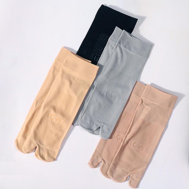 3 Pairs Summer Thin Anti Slip Tabi Socks Short Silk Stockings Womens Mens Solid Color Two Finger Socks Japanese Split Toe Socks EUR 36-42
3 Pairs Summer Thin Anti Slip Tabi Socks Short Silk Stockings Womens Mens Solid Color Two Finger Socks Japanese Split Toe Socks EUR 36-42