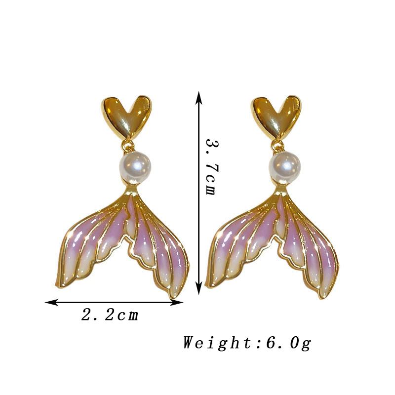 Trendy Purple Fish Tail Dangle Earrings for Women Golden Metal Heart Imitation Pearl Bead Enamel Oil Drop Earrings Sweet Zircon
Trendy Purple Fish Tail Dangle Earrings for Women Golden Metal Heart Imitation Pearl Bead Enamel Oil Drop Earrings Sweet Zircon