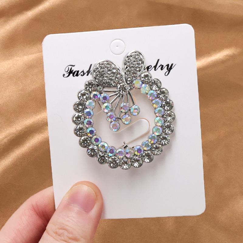 Garland Colored Diamond Brooch Women s High-end Metal Corsage Suitable for Clothes Backpacks Scarves Accessories Brooches срібний
Garland Colored Diamond Brooch Women s High-end Metal Corsage Suitable for Clothes Backpacks Scarves Accessories Brooches срібний