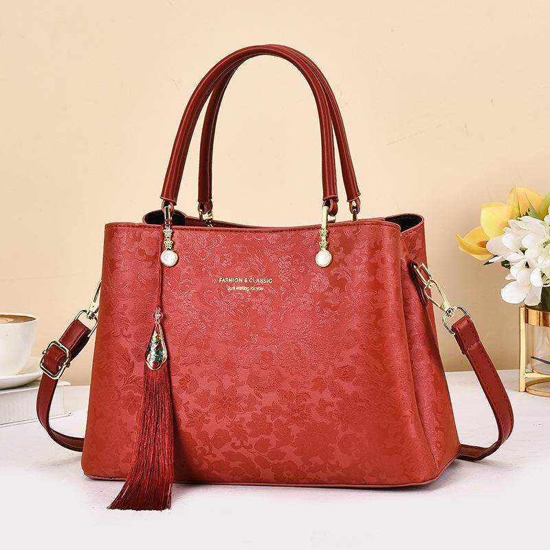 High sense women s big bag fashion foreign style lady handbag versatile large capacity messenger temperament socialite women s bag
High sense women s big bag fashion foreign style lady handbag versatile large capacity messenger temperament socialite women s bag