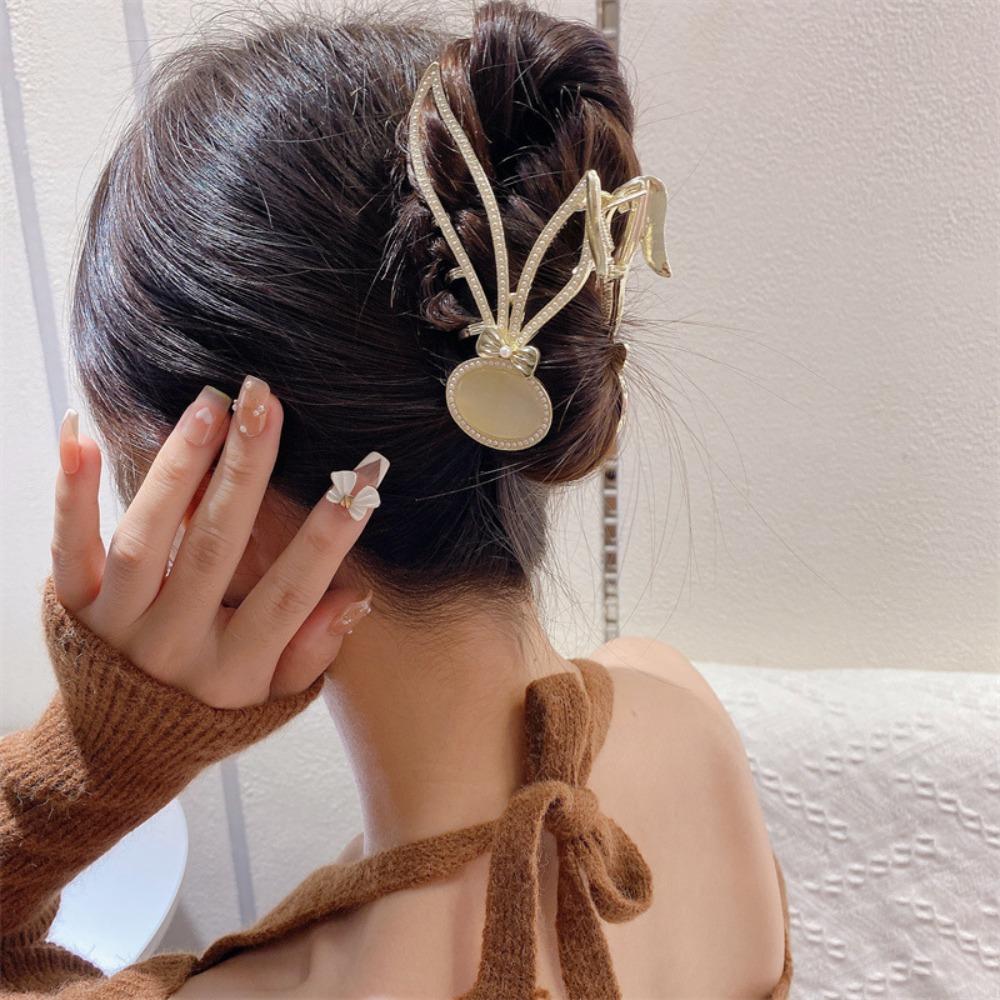 Pearl Autumn Winter Elegant Female Hair Claw Hair Crab Clip Rabbit Shark Clip Girl s Headwear
Pearl Autumn Winter Elegant Female Hair Claw Hair Crab Clip Rabbit Shark Clip Girl s Headwear
