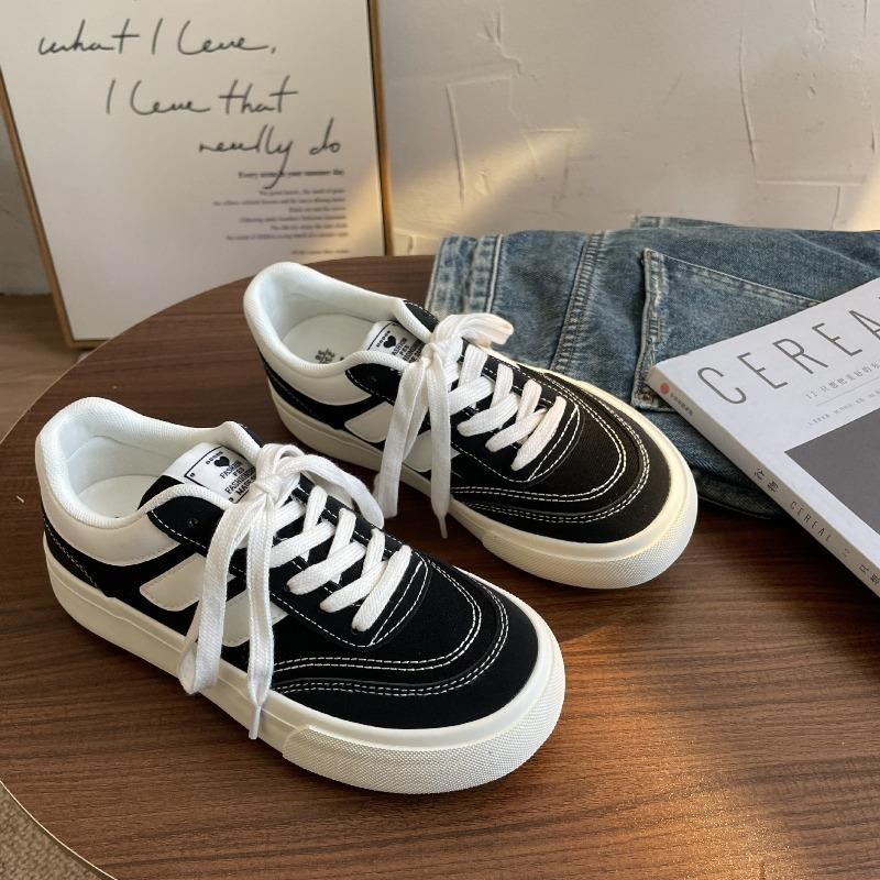 Retro canvas shoes women s 2 versatile casual board shoes niche design white shoes 40 чорний
Retro canvas shoes women s 2 versatile casual board shoes niche design white shoes 40 чорний