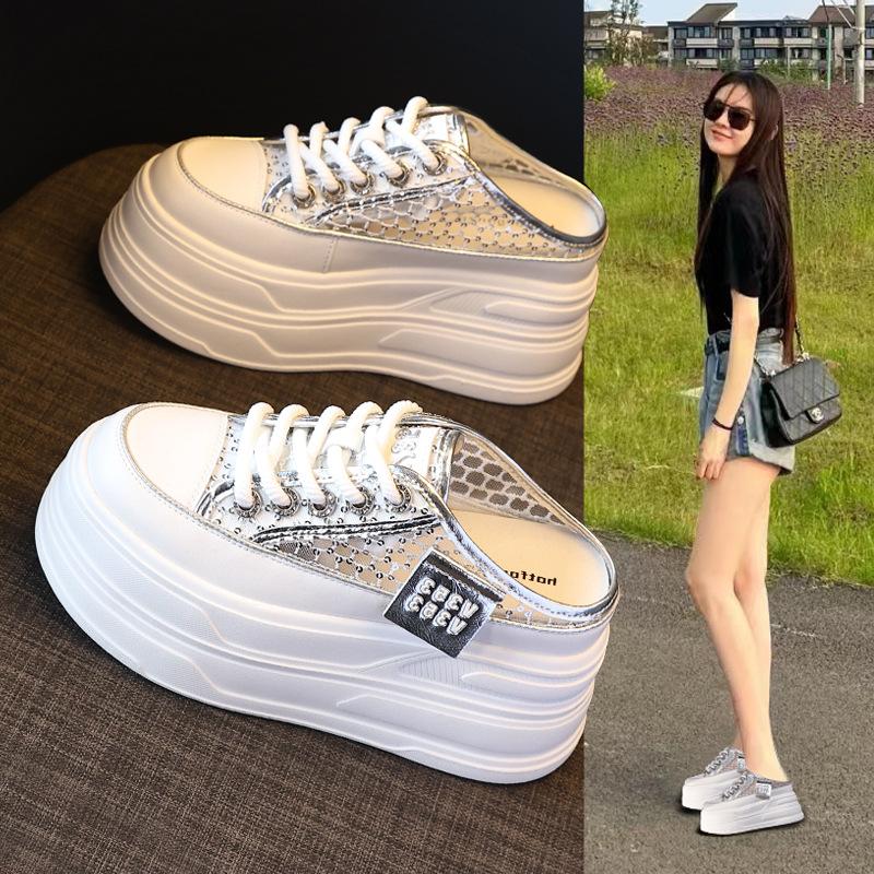 180-8 Small thick-soled inner height increase versatile little white shoes Women s summer lazy one-pedal bag head slippers 39 срібний
180-8 Small thick-soled inner height increase versatile little white shoes Women s summer lazy one-pedal bag head slippers 39 срібний