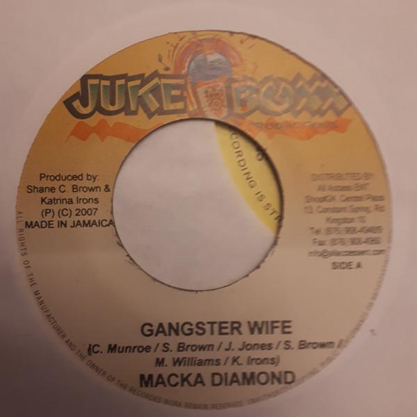 7inch Record MACKA DIAMOND - Gangster Wife NONE Juke Boxx Produ 2007 Jamaica Reggae, Ska & Dub Used
7inch Record MACKA DIAMOND - Gangster Wife NONE Juke Boxx Produ 2007 Jamaica Reggae, Ska & Dub Used