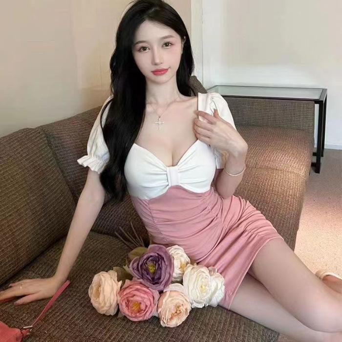 Bubble Sleeve Dress Women s Summer Slim V-Neck Low-cut Temperament Splicing Contrasting Color Folds Slim Hip Wrap Short Skirt 2XL рожевий
Bubble Sleeve Dress Women s Summer Slim V-Neck Low-cut Temperament Splicing Contrasting Color Folds Slim Hip Wrap Short Skirt 2XL рожевий