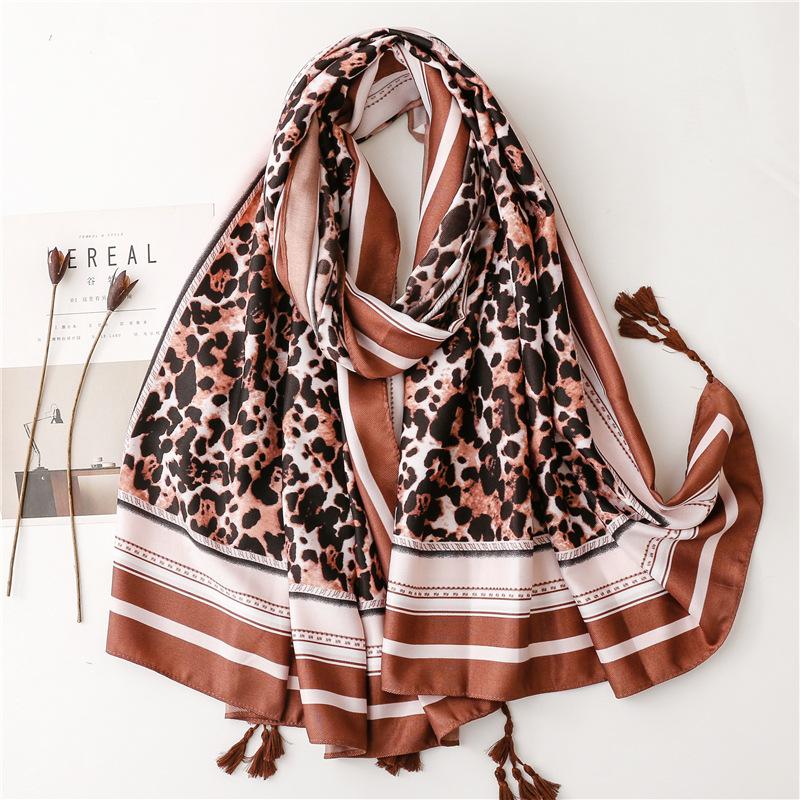 Luxury Cotton Viscose Tassel Scarf for Women Hijab Pashmina Stoles Ombre Zebra Shawl Wraps Female Echarpe Bufandas Femme
Luxury Cotton Viscose Tassel Scarf for Women Hijab Pashmina Stoles Ombre Zebra Shawl Wraps Female Echarpe Bufandas Femme