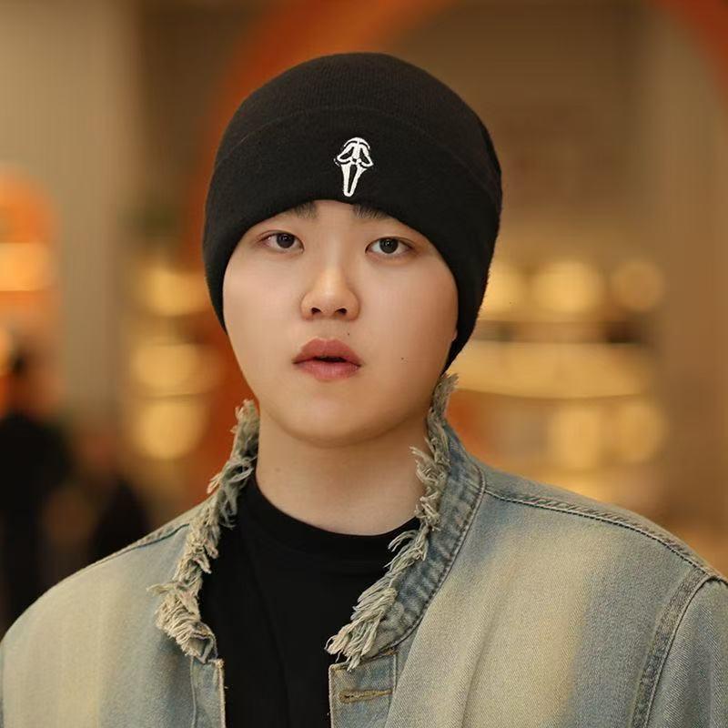 Unisex Trendy Screaming Yarn Knit Pullover & Wool Hat for Outdoor Fall/Winter Warmth One Size чорний
Unisex Trendy Screaming Yarn Knit Pullover & Wool Hat for Outdoor Fall/Winter Warmth One Size чорний