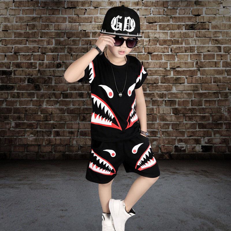 Летняя модная футболка с принтом для мальчиков, шорты, повседневный спортивный костюм 
Летняя модная футболка с принтом для мальчиков, шорты, повседневный спортивный костюм
