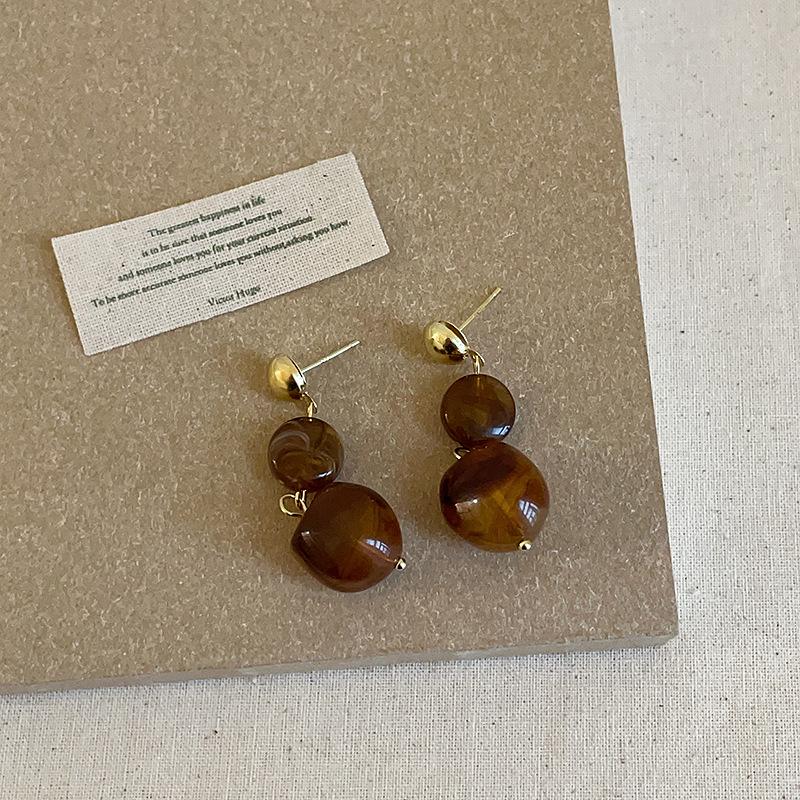 Серьги-пусеты Maillard Retro Brown из смолы с тигровым глазом для женщин - Модные аксессуары для осенне-зимнего сезона
Серьги-пусеты Maillard Retro Brown из смолы с тигровым глазом для женщин - Модные аксессуары для осенне-зимнего сезона