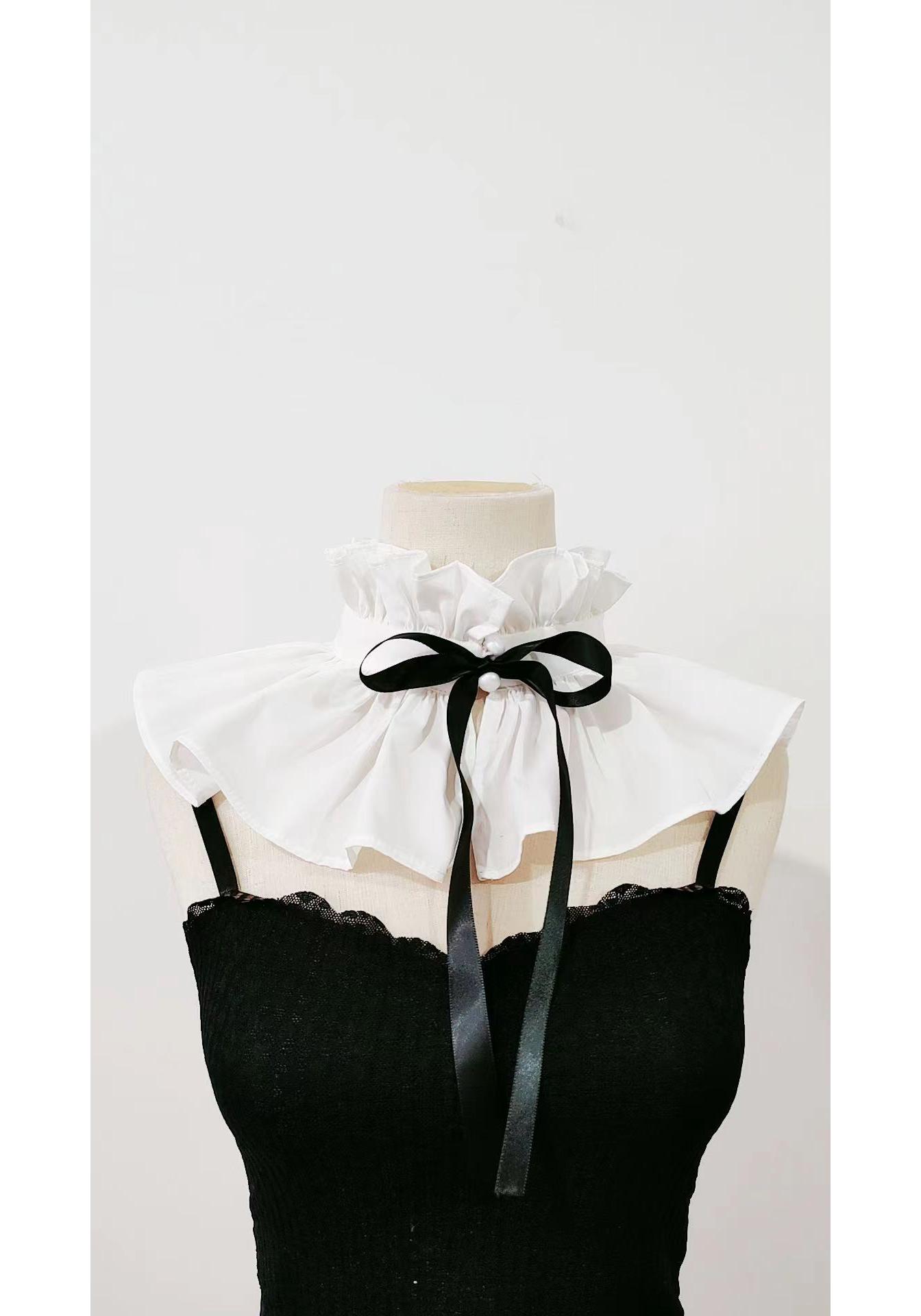 Vintage French Court-Style Ruffled Tie High Collar Fashion Top
Vintage French Court-Style Ruffled Tie High Collar Fashion Top