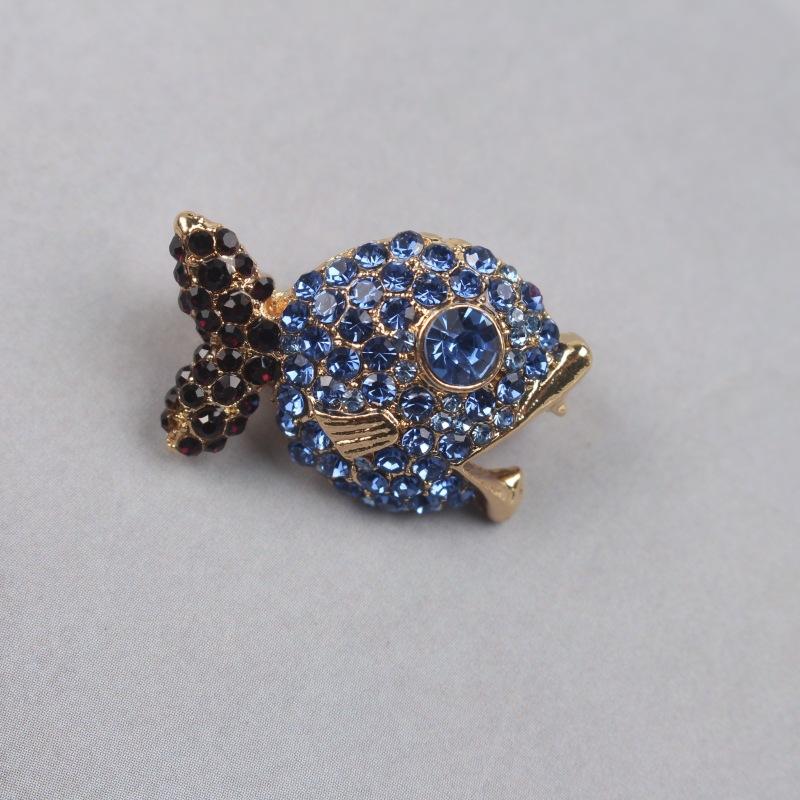 Trendy And Cute Fish Metal Badges Personalized Accessory Brooches One Size синій
Trendy And Cute Fish Metal Badges Personalized Accessory Brooches One Size синій